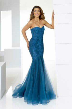 lace and tulle fishtail prom dress